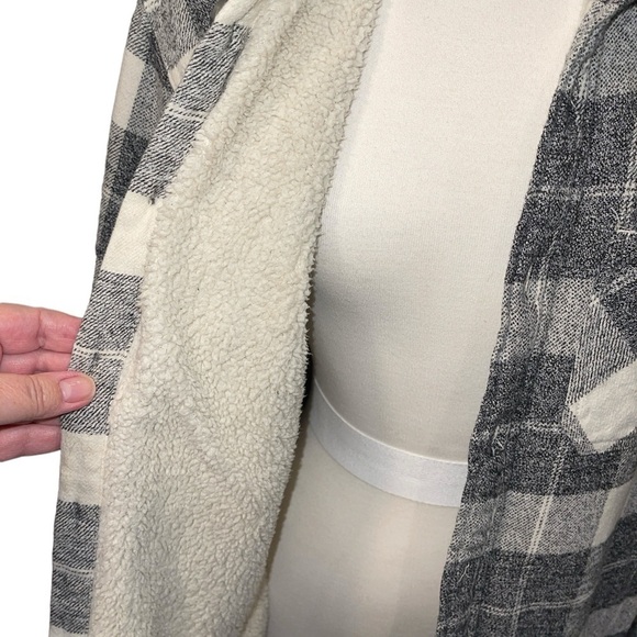 Original Weatherproof Vintage Shacket M Gray White Plaid Button Up Sherpa Lined - Picture 9 of 13